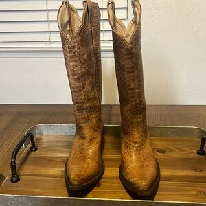 Idyllwind STRUT Snake Print Leather Snip Toe Pull On Western Boots